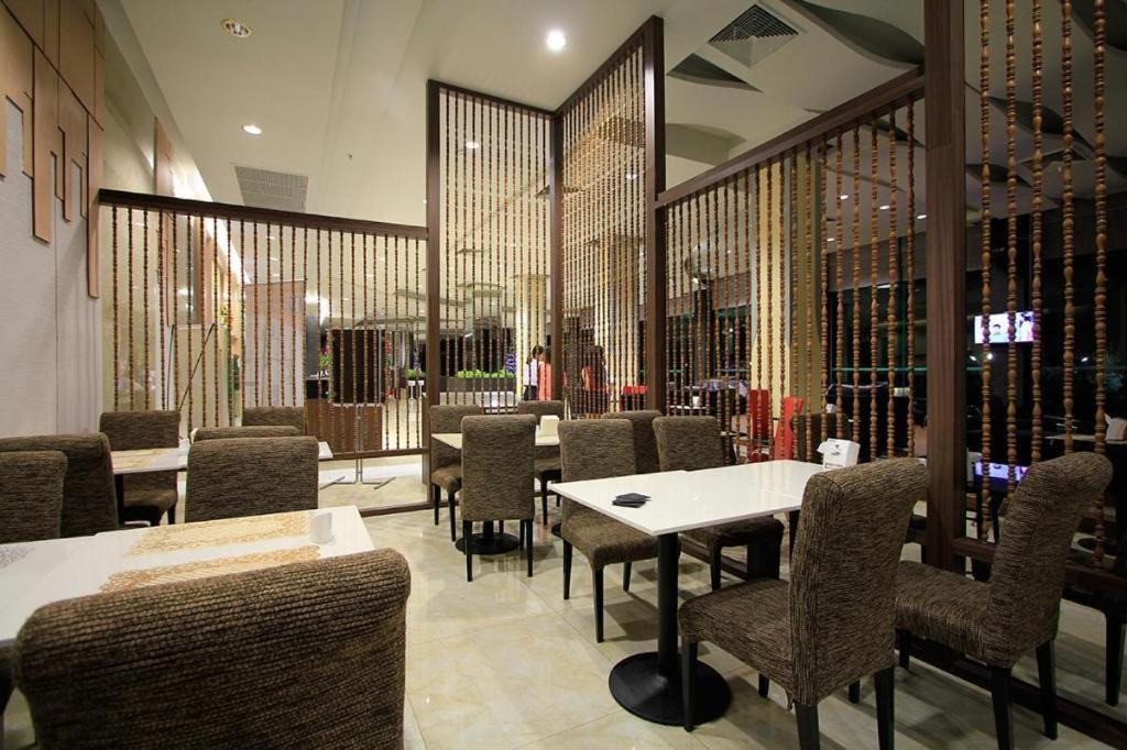 Alvarez Hotel Buriram Exteriér fotografie
