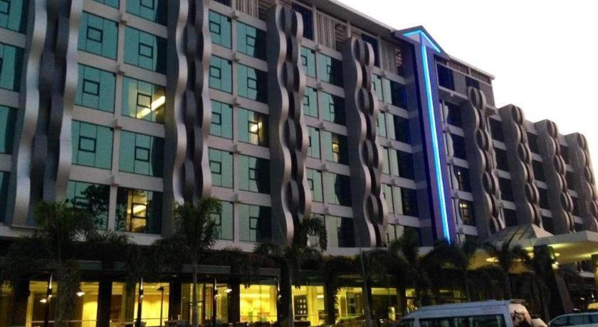 Alvarez Hotel Buriram Exteriér fotografie