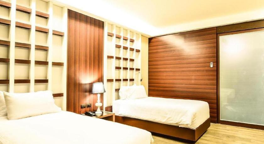 Alvarez Hotel Buriram Exteriér fotografie