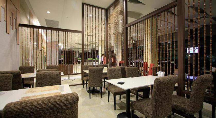 Alvarez Hotel Buriram Exteriér fotografie
