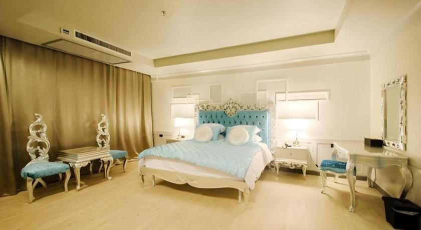 Alvarez Hotel Buriram Exteriér fotografie