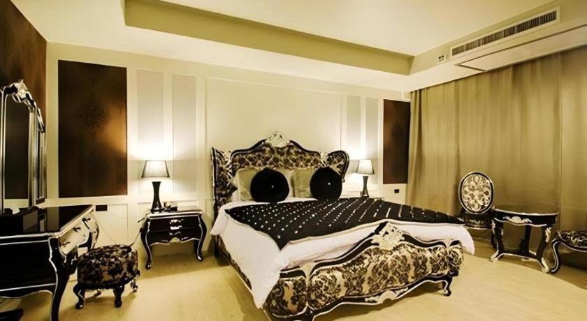 Alvarez Hotel Buriram Exteriér fotografie